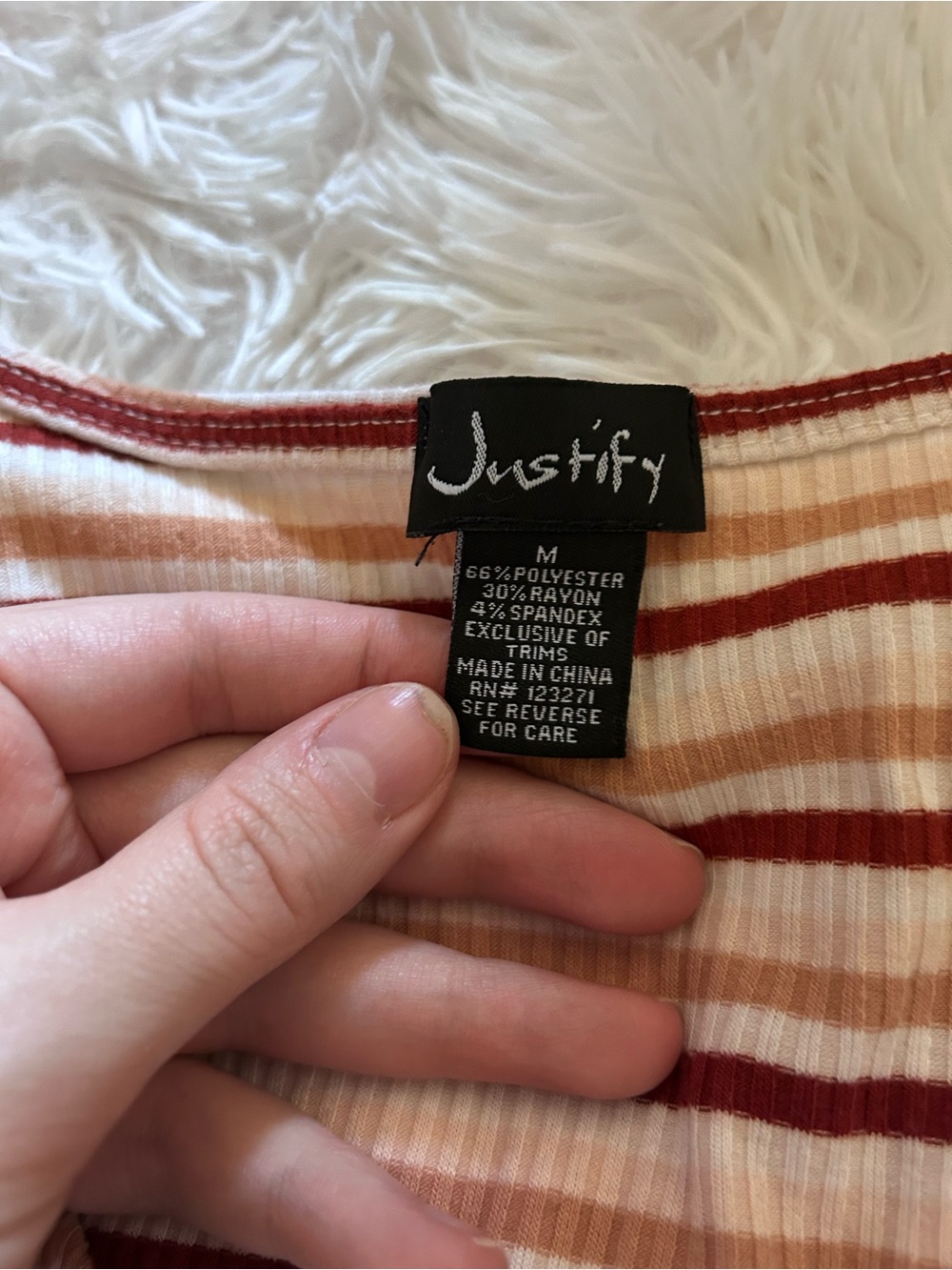 Justify Top - Picture 3 of 4